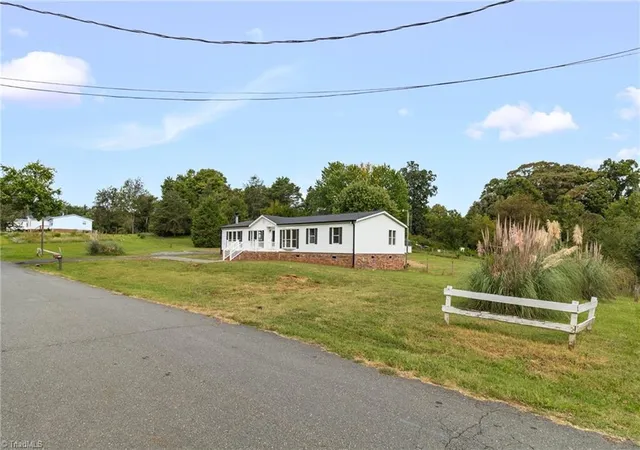 Photo 3 of Sale Pending at 1141 Cook St, Winston Salem, NC 27105 | MLS# 1234986 | Listing updated on 2026-09-17