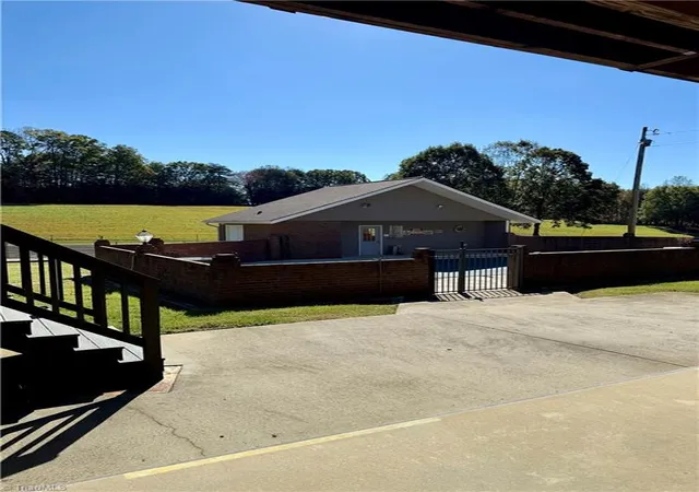 Photo 4 of Single family home for sale at 130 Chandler Hills Dr, Mount Airy, NC 27030 | MLS# 1240086 | Listing updated on 2026-10-24