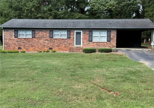 Photo 2 of Single family home for sale at 120 Brier Crk Rd, Advance, NC 27006 | MLS# 1236382 | Listing updated on 2026-09-24