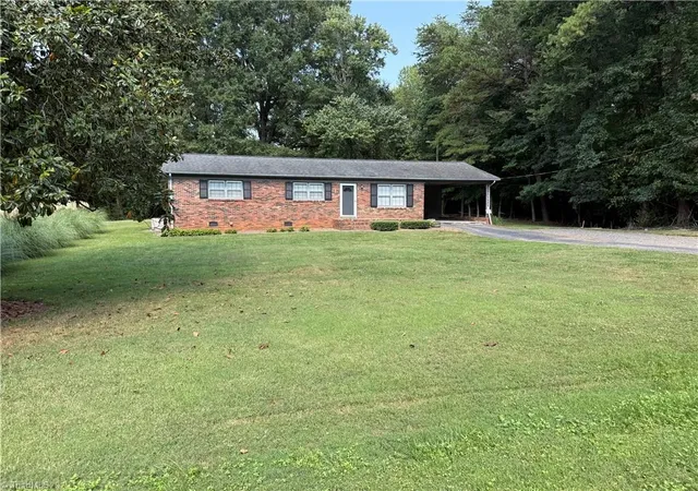 Photo 3 of Single family home for sale at 120 Brier Crk Rd, Advance, NC 27006 | MLS# 1236382 | Listing updated on 2026-09-24