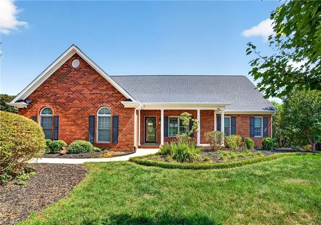 Photo 3 of Sale Pending at 117 Pinnix Dr, Lexington, NC 27295 | MLS# 1236431 | Listing updated on 2026-09-26