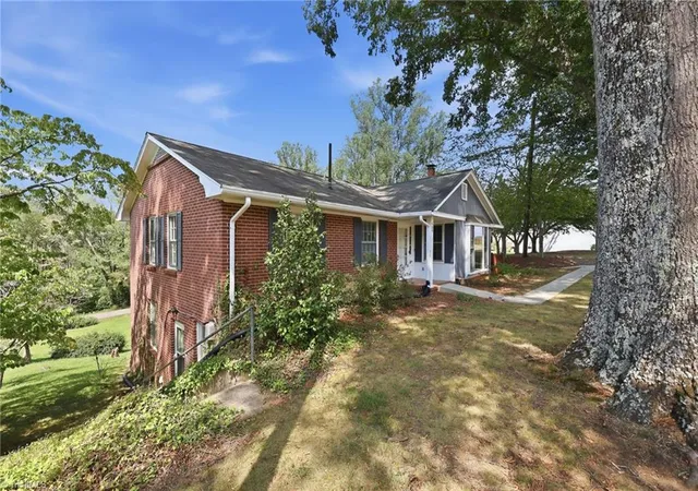 Photo 2 of Single family home for sale at 609 Main St, Danbury, NC 27016 | MLS# 1233339 | Listing updated on 2026-09-08
