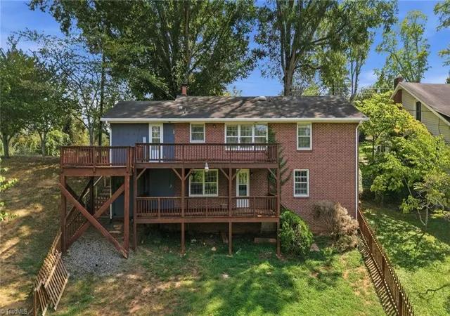 Photo 3 of Single family home for sale at 609 Main St, Danbury, NC 27016 | MLS# 1233339 | Listing updated on 2026-09-08