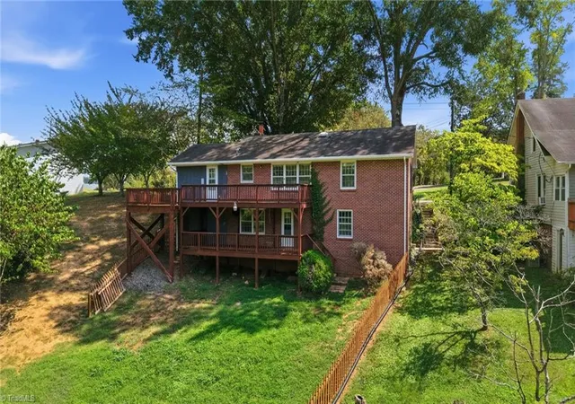 Photo 4 of Single family home for sale at 609 Main St, Danbury, NC 27016 | MLS# 1233339 | Listing updated on 2026-09-08