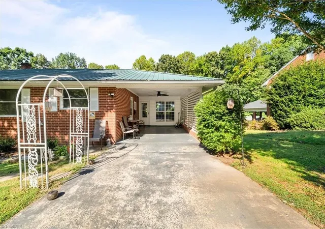 Photo 3 of Single family home for sale at 1539 Shady Dr, Asheboro, NC 27203 | MLS# 1236044 | Listing updated on 2026-10-06