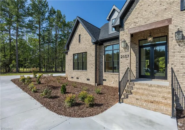Photo 2 of Sale Pending at 2137 Patriot Woods Dr, Asheboro, NC 27205 | MLS# 1234320 | Listing updated on 2026-09-17