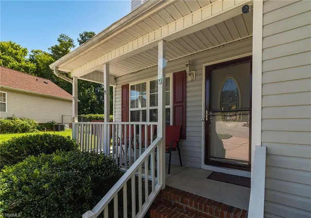 Photo 3 of Single family home for sale at 2922 Median Ct, High Point, NC 27260 | MLS# 1235287 | Listing updated on 2026-09-13
