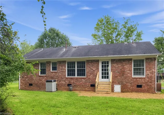 Photo 3 of Single family home for sale at 3709 Whitfield Rd, Winston Salem, NC 27105 | MLS# 1235735 | Listing updated on 2026-10-02
