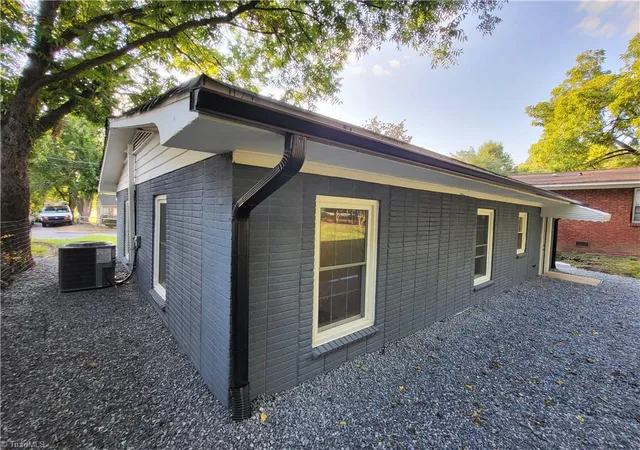 Photo 3 of Sale Pending at 803 Mobile St, High Point, NC 27260 | MLS# 1235418 | Listing updated on 2026-10-04
