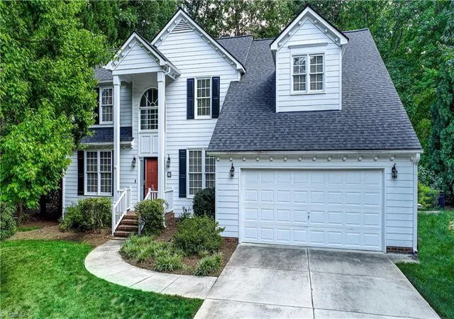 Photo 2 of Single family home for sale at 3 Veranda Ct, Greensboro, NC 27455 | MLS# 1234326 | Listing updated on 2026-09-11