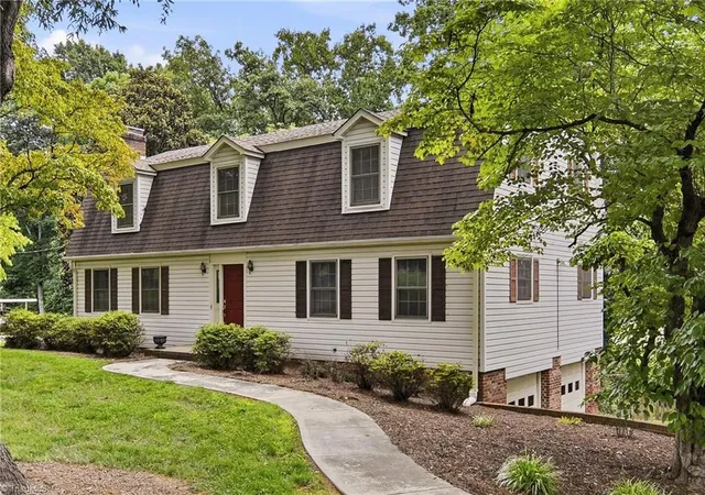 Photo 1 of Single family home for sale at 1009 Briarcliff Rd, Yadkinville, NC 27055 | MLS# 1238008 | Listing updated on 2026-10-27