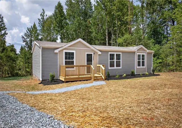 Photo 2 of Sale Pending at 445 Kindley Rd, Thomasville, NC 27360 | MLS# 1234254 | Listing updated on 2026-09-22