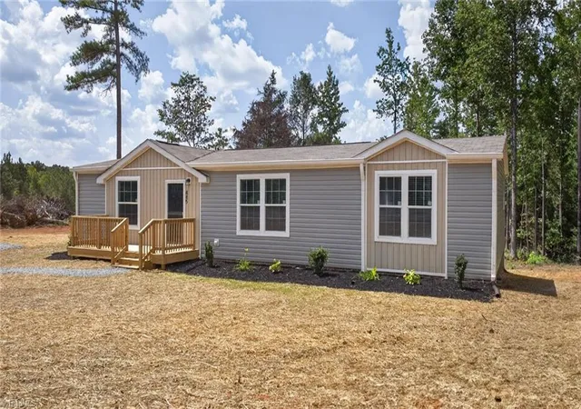 Photo 3 of Sale Pending at 445 Kindley Rd, Thomasville, NC 27360 | MLS# 1234254 | Listing updated on 2026-09-22