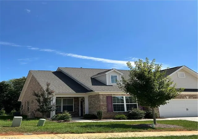 Photo 2 of Single family home for sale at 413 Mountain Grv Ln, Kernersville, NC 27284 | MLS# 1234936 | Listing updated on 2026-09-19