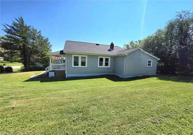 Photo 3 of Single family home for sale at 624 Fairplains Rd, North Wilkesboro, NC 28659 | MLS# 1234486 | Listing updated on 2026-09-24