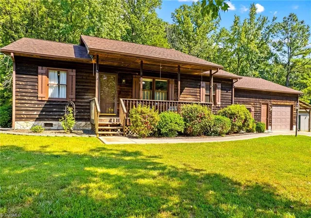 Photo 2 of Sale Pending at 513 Snider St, Salisbury, NC 28144 | MLS# 1234859 | Listing updated on 2026-09-13