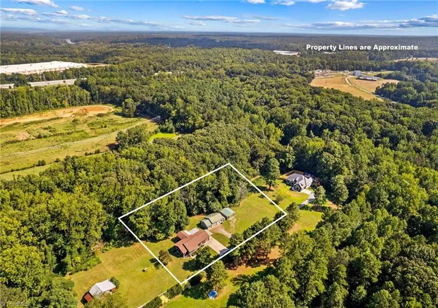 Photo 3 of Sale Pending at 513 Snider St, Salisbury, NC 28144 | MLS# 1234859 | Listing updated on 2026-09-13