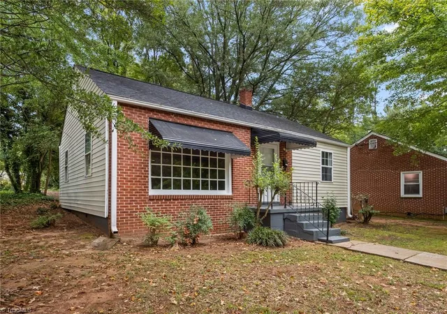 Photo 2 of Single family home for sale at 717 Magnolia St, Winston Salem, NC 27103 | MLS# 1237245 | Listing updated on 2026-10-21