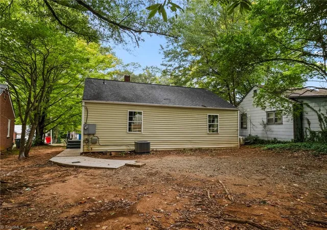 Photo 3 of Single family home for sale at 717 Magnolia St, Winston Salem, NC 27103 | MLS# 1237245 | Listing updated on 2026-10-21