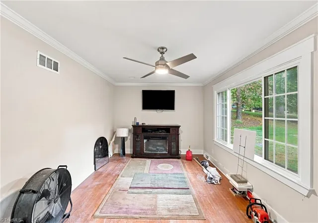 Photo 3 of Single family home for sale at 5008 Kenview St, Greensboro, NC 27410 | MLS# 1235264 | Listing updated on 2026-09-10