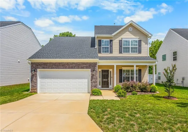 Photo 1 of Single family home for sale at 3538 River Farm Dr, Kernersville, NC 27284 | MLS# 1234024 | Listing updated on 2026-09-16