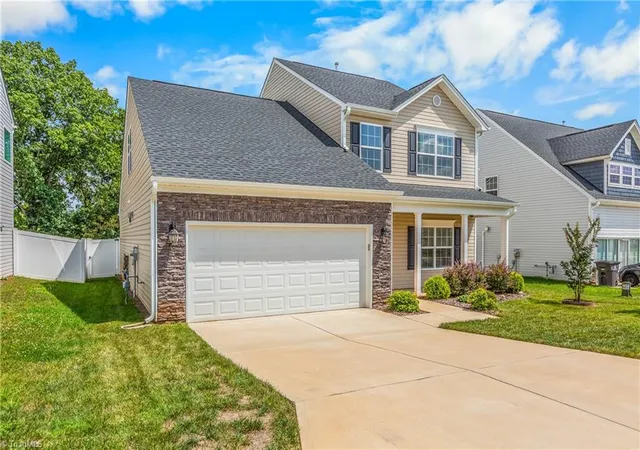 Photo 2 of Single family home for sale at 3538 River Farm Dr, Kernersville, NC 27284 | MLS# 1234024 | Listing updated on 2026-09-16