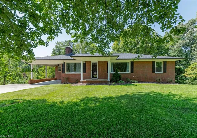 Photo 1 of Single family home for sale at 1719 E Center St Ext, Lexington, NC 27292 | MLS# 1234549 | Listing updated on 2026-09-04