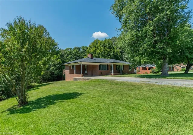 Photo 2 of Single family home for sale at 1719 E Center St Ext, Lexington, NC 27292 | MLS# 1234549 | Listing updated on 2026-09-04