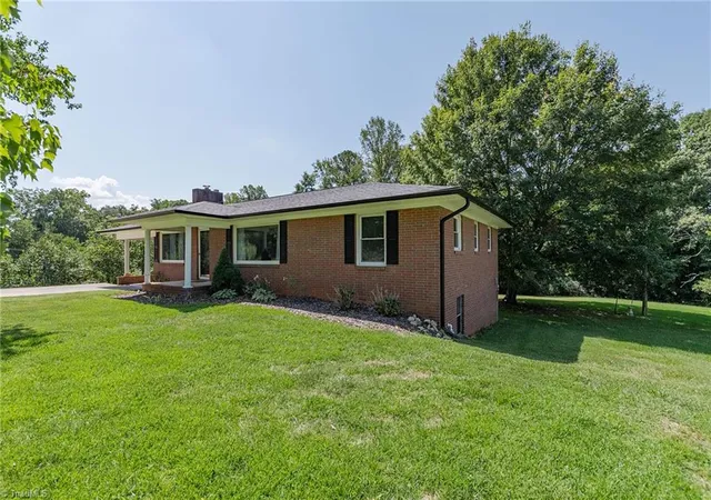 Photo 3 of Single family home for sale at 1719 E Center St Ext, Lexington, NC 27292 | MLS# 1234549 | Listing updated on 2026-09-04