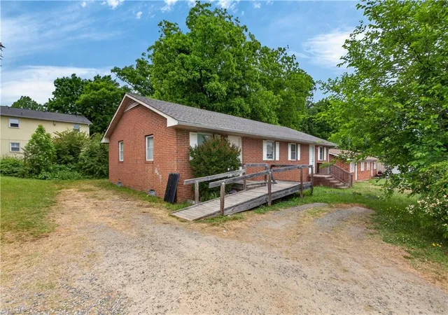 Photo 2 of Multi family home for sale at 17 Hunter St, Thomasville, NC 27360 | MLS# 1238339 | Listing updated on 2026-10-08