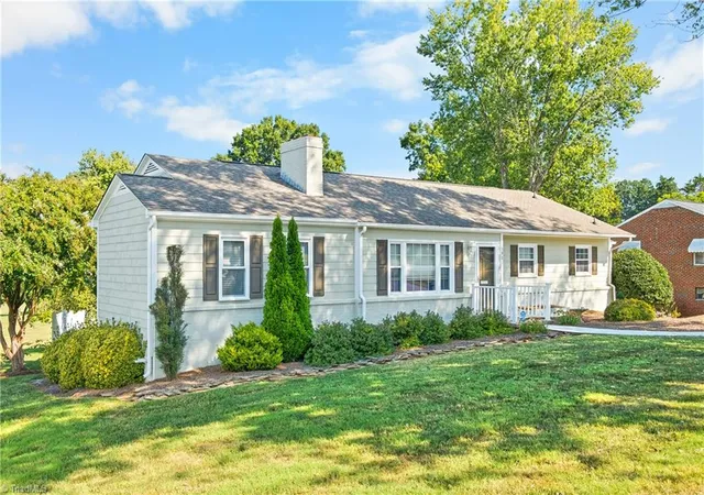 Photo 2 of Single family home for sale at 590 N Peace Hvn Rd, Winston Salem, NC 27104 | MLS# 1236440 | Listing updated on 2026-10-03