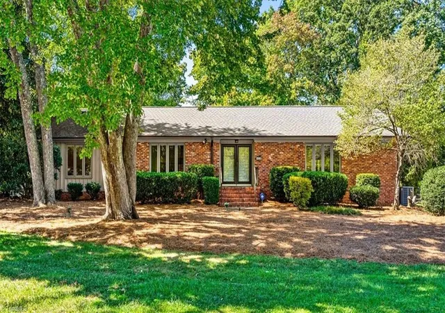 Photo 1 of Single family home for sale at 4020 Watauga Dr, Greensboro, NC 27410 | MLS# 1235283 | Listing updated on 2026-09-25