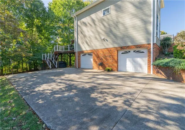Photo 3 of Single family home for sale at 4010 Treebrook Dr, Winston Salem, NC 27106 | MLS# 1240026 | Listing updated on 2026-10-27