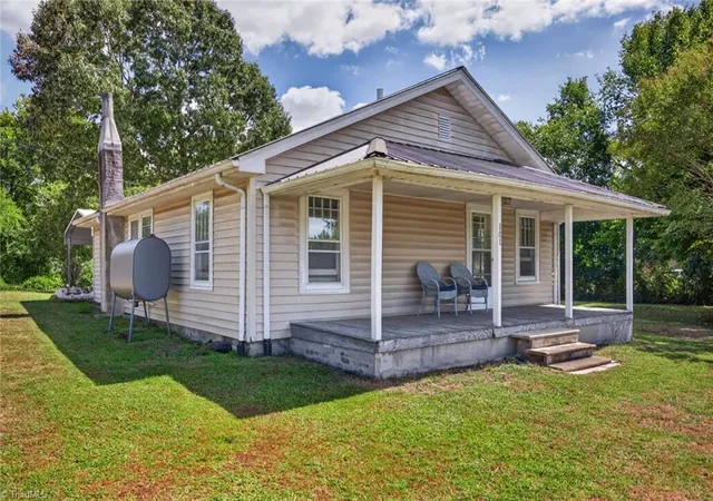 Photo 1 of Single family home for sale at 101 Goforth Dr, Thomasville, NC 27360 | MLS# 1235176 | Listing updated on 2026-09-10