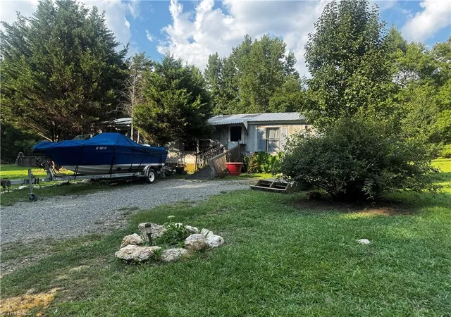 Photo 3 of Sale Pending at 214 Sheffield Rd, Seagrove, NC 27341 | MLS# 1234038 | Listing updated on 2026-09-27