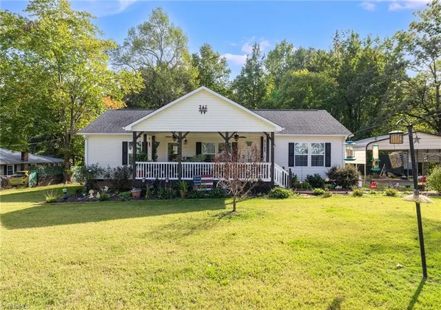 Manufactured home for sale at 152 Durhams Trl, Reidsville, NC 27320 | MLS# 1237177