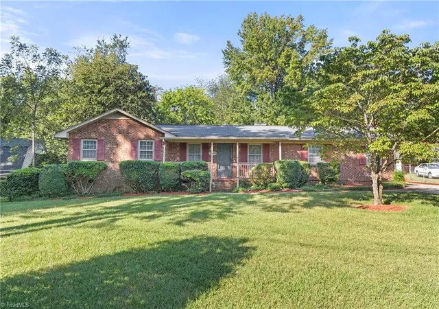 Photo 1 of Single family home for sale at 2909 Marlborough Rd, Burlington, NC 27215 | MLS# 1235522 | Listing updated on 2026-09-30