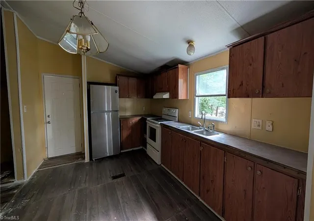 Photo 2 of Sale Pending at 8007 Cain Wood Ct, Walkertown, NC 27051 | MLS# 1235420 | Listing updated on 2026-09-16