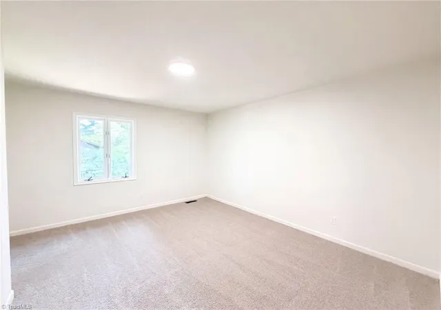 Photo 3 of Single family home for sale at 200 Ridgelea Ct, Winston Salem, NC 27104 | MLS# 1235136 | Listing updated on 2026-09-10