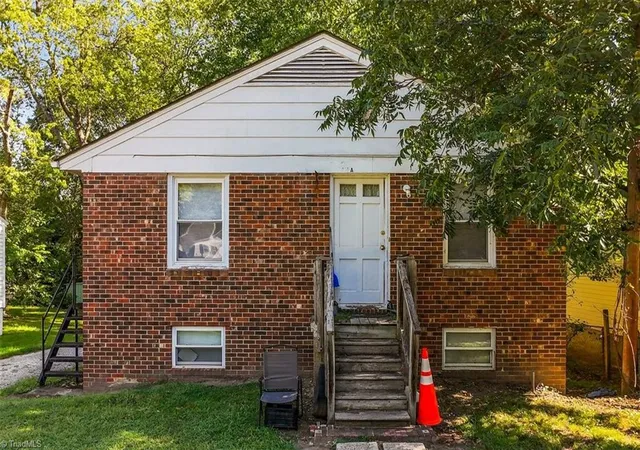 Photo 2 of Sale Pending at 1815 Willora St, Greensboro, NC 27406 | MLS# 1238386 | Listing updated on 2026-10-27