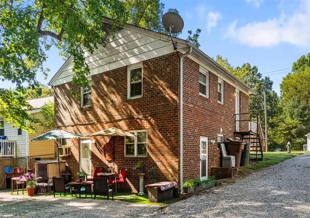 Photo 3 of Sale Pending at 1815 Willora St, Greensboro, NC 27406 | MLS# 1238386 | Listing updated on 2026-10-27