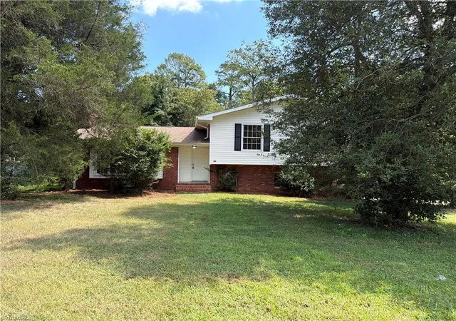 Photo 1 of Single family home for sale at 2618 Speas Rd, Winston Salem, NC 27106 | MLS# 1235257 | Listing updated on 2026-09-21