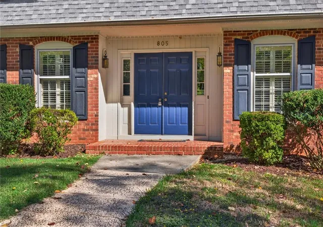 Photo 2 of Single family home for sale at 805 Chartwell Cir, Winston Salem, NC 27106 | MLS# 1238955 | Listing updated on 2026-10-25