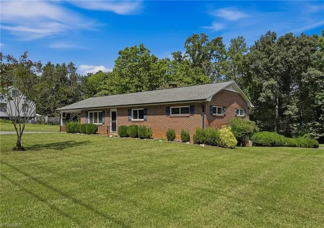 Photo 3 of Single family home for sale at 535 Lewisville Clemmons Rd, Lewisville, NC 27023 | MLS# 1236210 | Listing updated on 2026-09-24