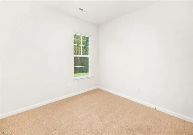 Photo 4 of Single family home for sale at 420 Middleton Dr, Lexington, NC 27295 | MLS# 1234892 | Listing updated on 2026-09-22