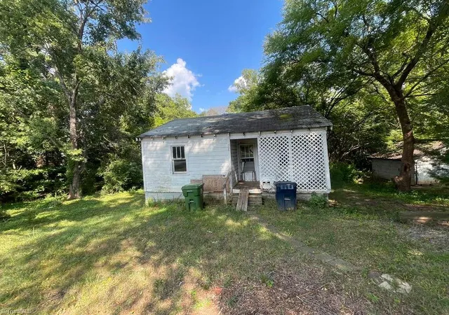 Photo 1 of Single family home for sale at 306 Moore Dr, Lexington, NC 27292 | MLS# 1233931 | Listing updated on 2026-09-04
