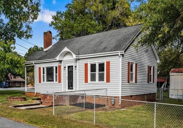 Photo 2 of Single family home for sale at 1024 Lawson St, Eden, NC 27288 | MLS# 1238780 | Listing updated on 2026-10-28