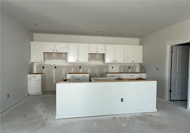 Photo 2 of Single family home for sale at 5833 Latigo Ct, Clemmons, NC 27012 | MLS# 1233943 | Listing updated on 2026-10-04