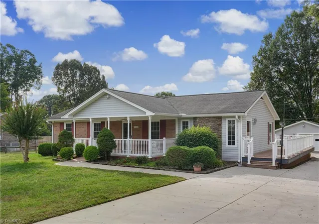 Photo 2 of Single family home for sale at 156 Clearview Rd, Eden, NC 27288 | MLS# 1238629 | Listing updated on 2026-10-12