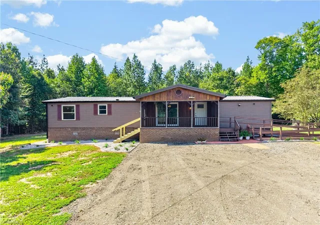 Photo 2 of Sale Pending at 3372 Kemp Ml Rd, Asheboro, NC 27205 | MLS# 1234501 | Listing updated on 2026-09-18